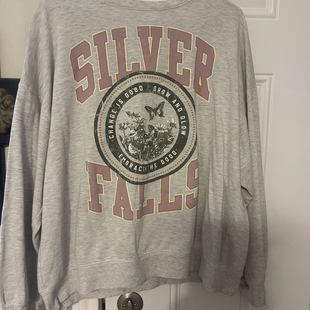Arizona Jean Company Gray Crewneck Sweater